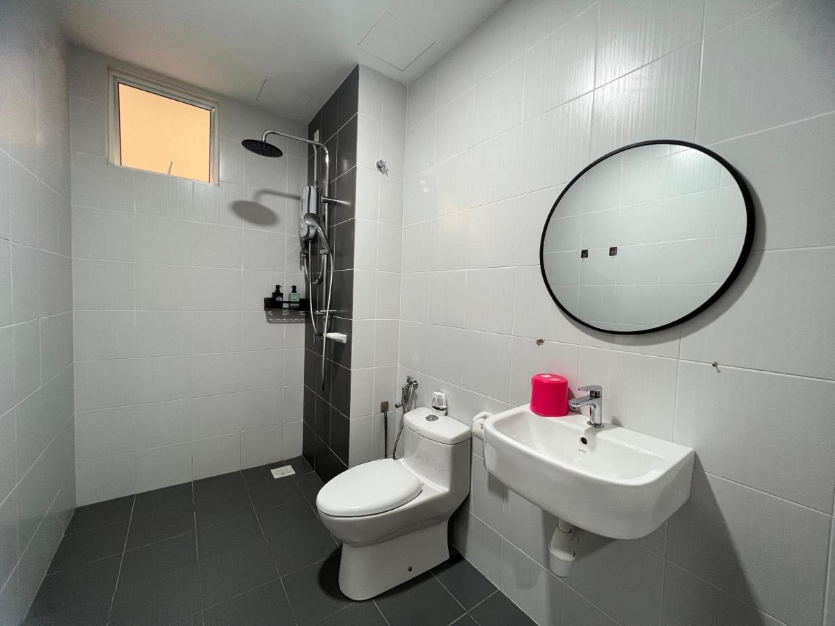 New!! Loving Night Novo 2Br 4-9Pax I Jonker I Netflix I Family Apartment Malacca Exterior photo